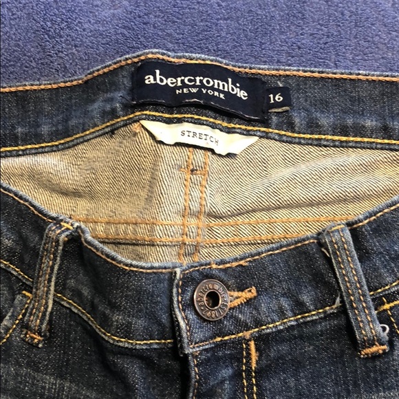 Abercrombie Bermuda Shorts - Picture 4 of 4